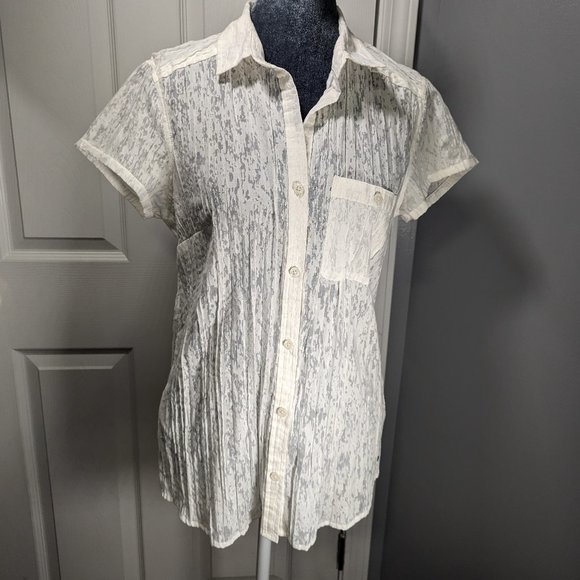 Eddie Bauer White Burnout Button Up Short Sleeve Blouse - Picture 2 of 10